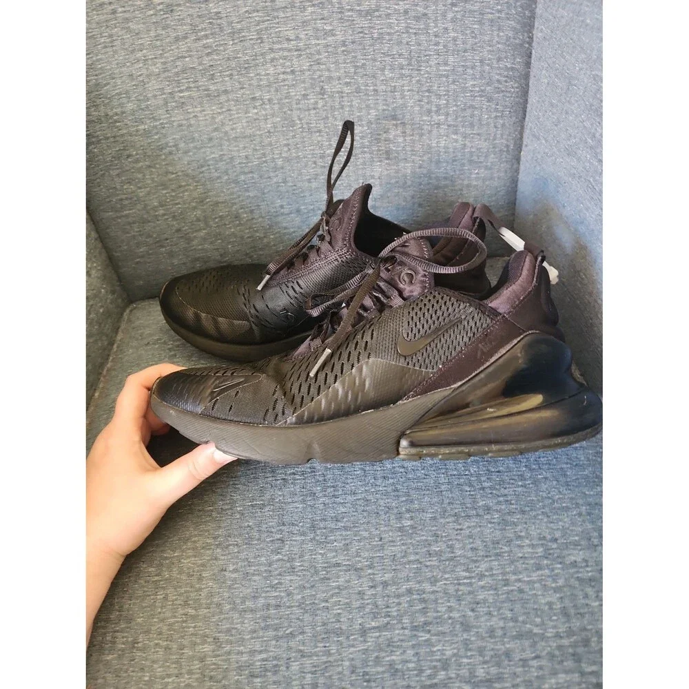 Nike Air Max 270 Women's Sneakers in Triple Black Size 11.5